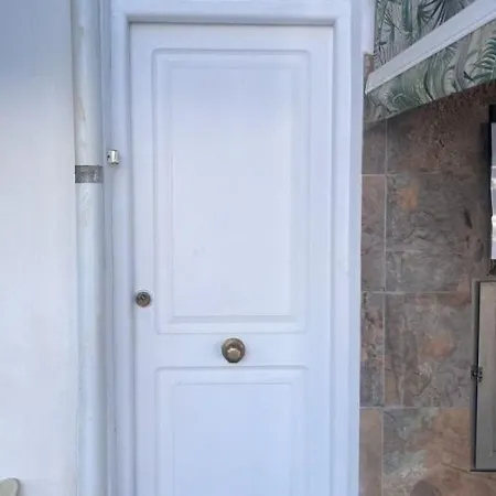 Lidia 1 Apartment, 1st Line Beach, 1 Bedroom 1bath Appartement *