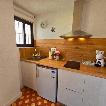 Lidia 1 Apartment, 1st Line Beach, 1 Bedroom 1bath Appartement *
