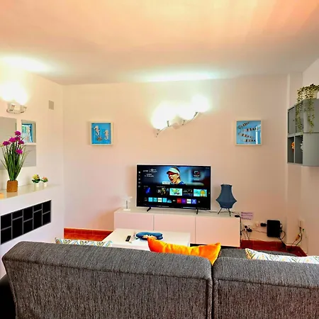 公寓 Lidia 1 Apartment, 1st Line Beach, 1 Bedroom 1bath *