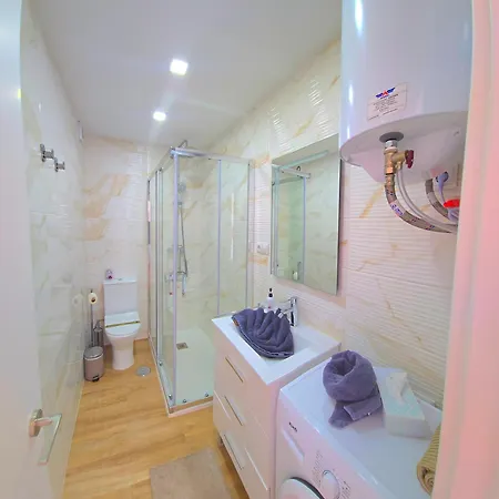 Lidia 1 Apartment, 1st Line Beach, 1 Bedroom 1bath * Τορρεμολίνος