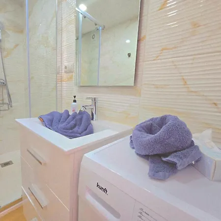 Lidia 1 Apartment, 1st Line Beach, 1 Bedroom 1bath * 토레몰리노스
