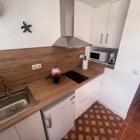 Apartment Lidia 1 Apartment, 1st Line Beach, 1 Bedroom 1bath *